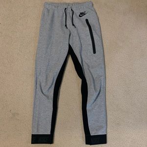 Nike sweatpants/joggers (women’s)